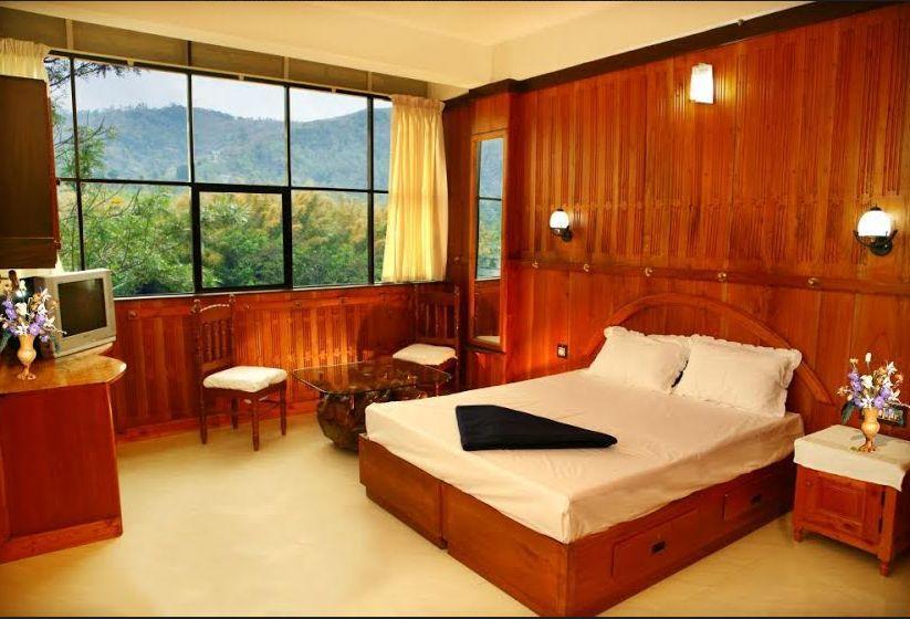 Dolphin Residency Hotel Thekkady Exterior photo
